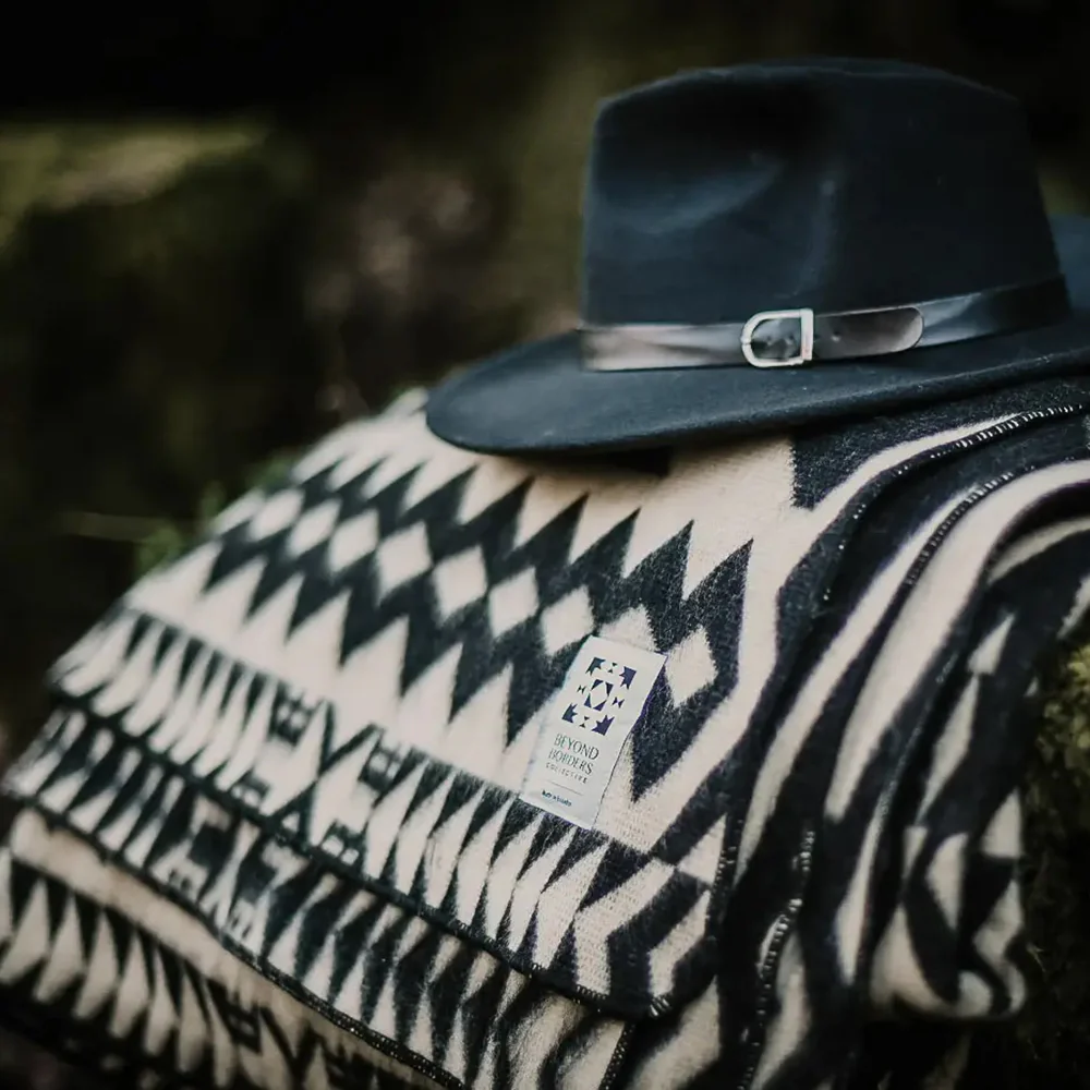 Awa Blanket - Natural/Black - Image 4
